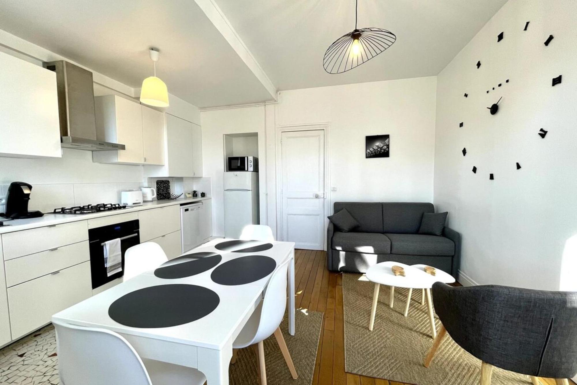 Fontainebleau - Chez Sebastien Apartment Bagian luar foto